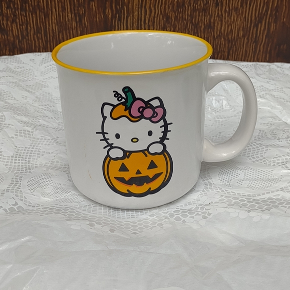 Sanrio Hello Kitty Halloween Trick-Or-Treat Ceramic Camper Mug - Picture 1 of 4